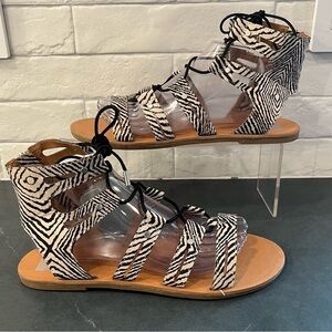 DV dolce vita sz 9.5 Jasmyn zebra stripe gladiator sandals